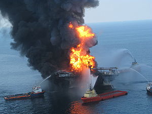 Deepwater-Horizon-on-fire-2010